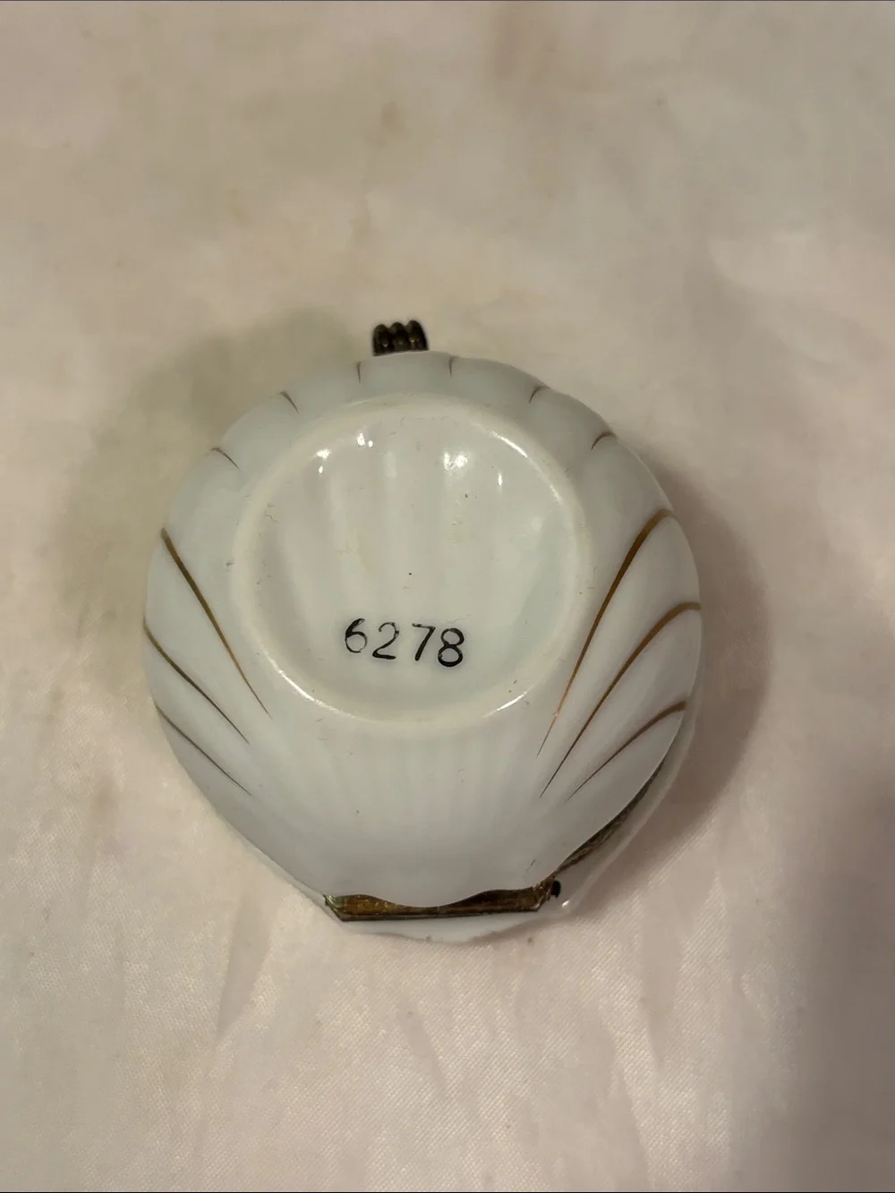 Porcelain Shell Trinket Box with Gold Accent - White